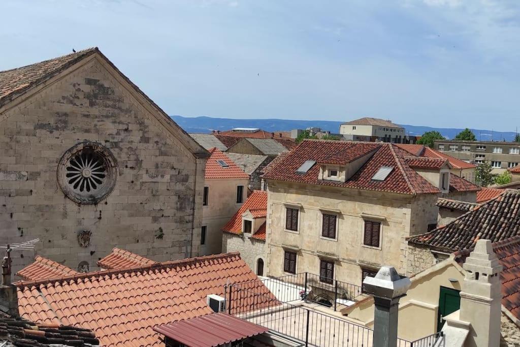 Luxury City Centre Apartment With Stunning View Omiš Zewnętrze zdjęcie