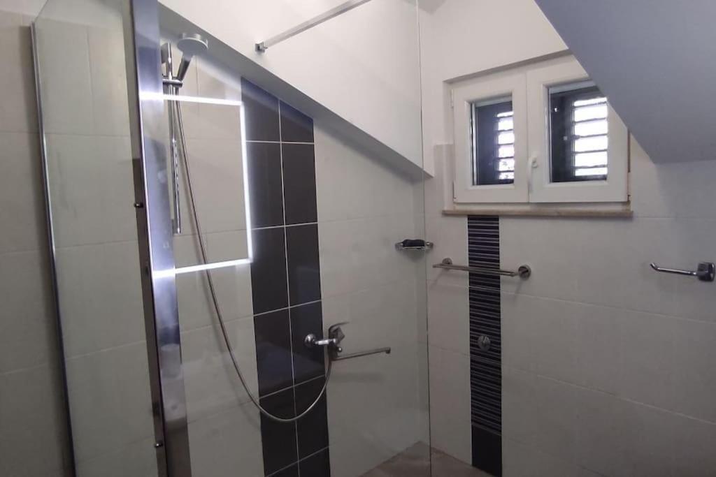 Luxury City Centre Apartment With Stunning View Omiš Zewnętrze zdjęcie