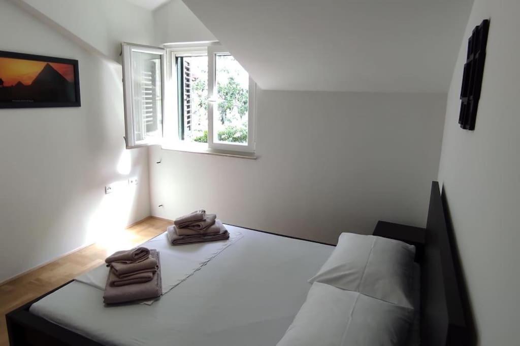 Luxury City Centre Apartment With Stunning View Omiš Zewnętrze zdjęcie