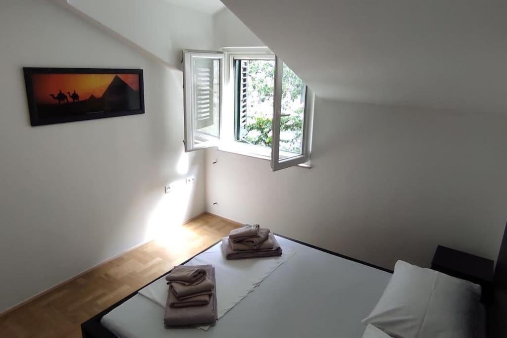 Luxury City Centre Apartment With Stunning View Omiš Zewnętrze zdjęcie