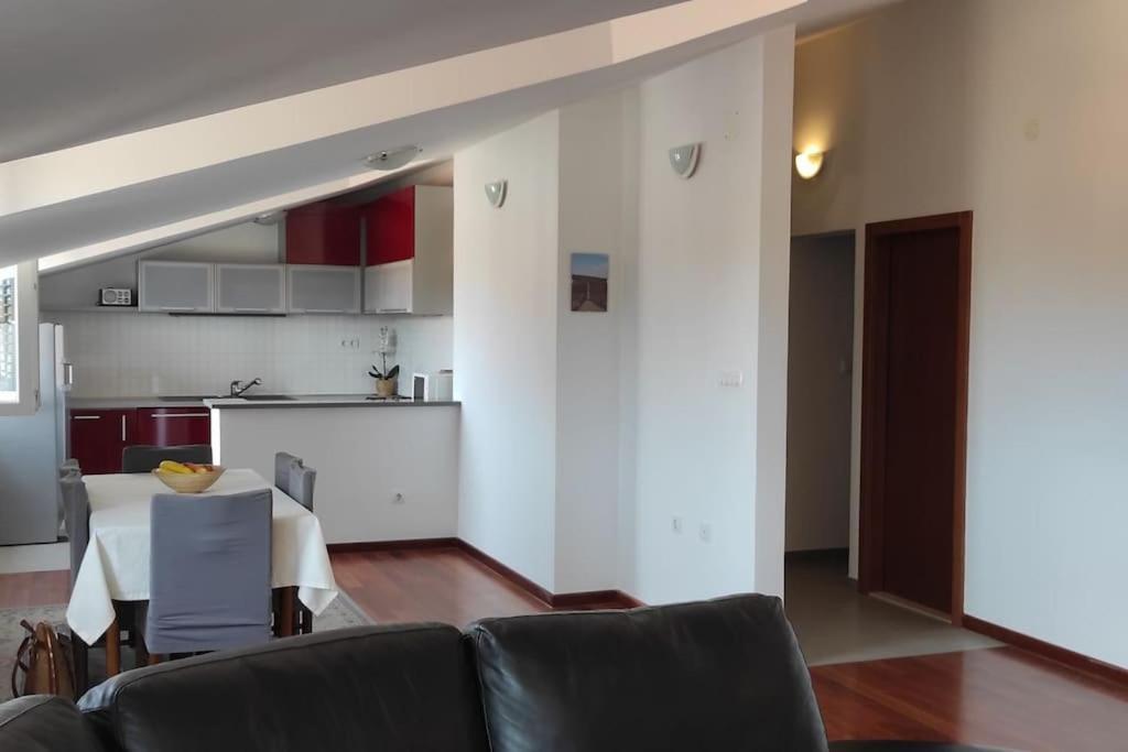 Luxury City Centre Apartment With Stunning View Omiš Zewnętrze zdjęcie